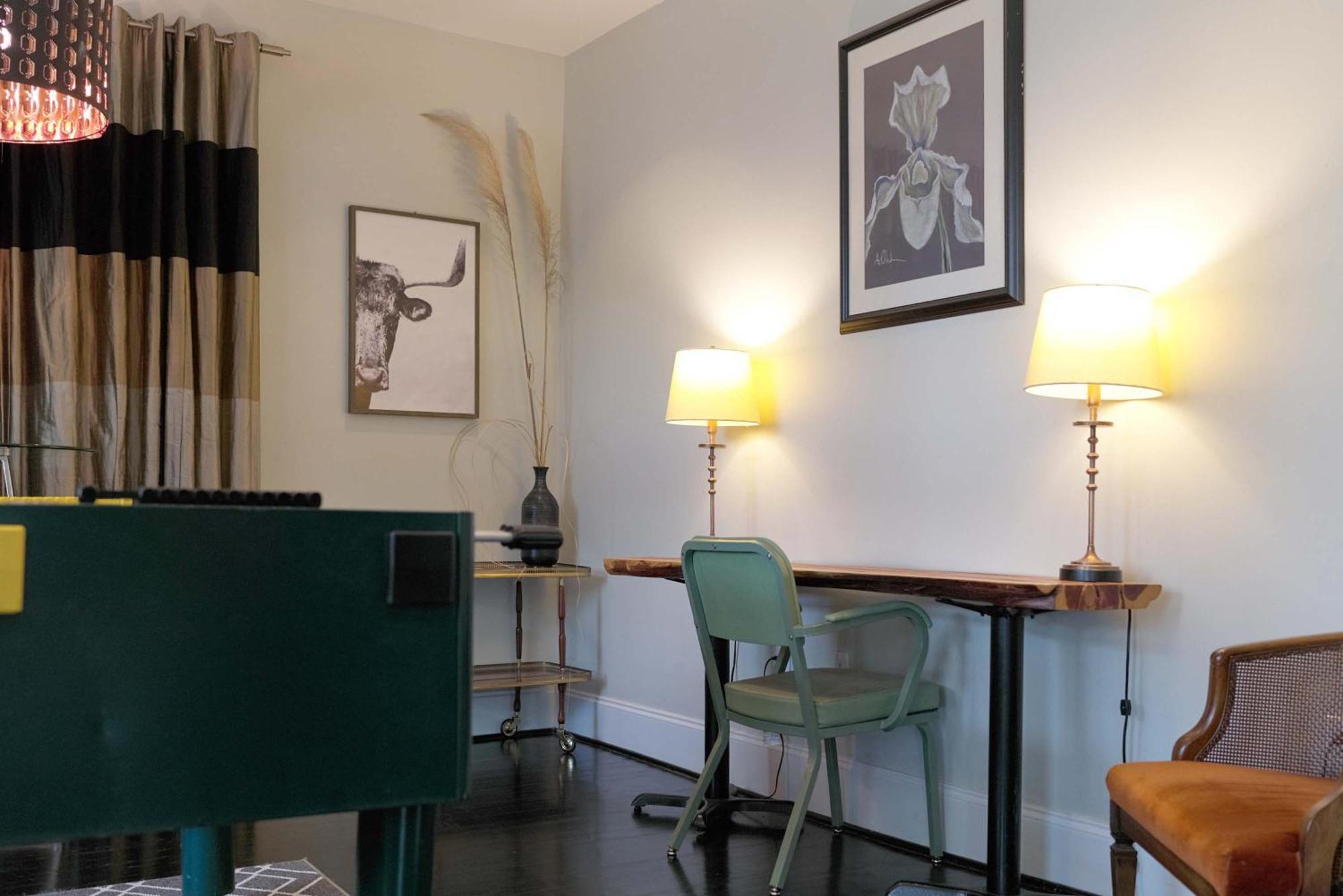 Beautiful Historic Downtown Charmer Ferienhaus